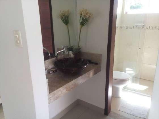 Excelente casa com ótimo acabamento em condomínio fechado com excelente área de lazer - Foto 3