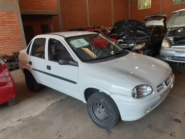 Sucata carroceria corsa sedan - Foto 2