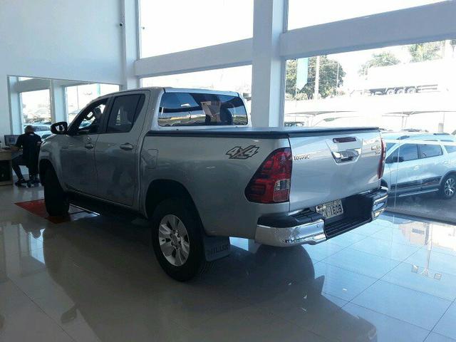 HILUX cd SRV 4X4 2.8 TDI AUT 2017 DIESELI - Foto 3