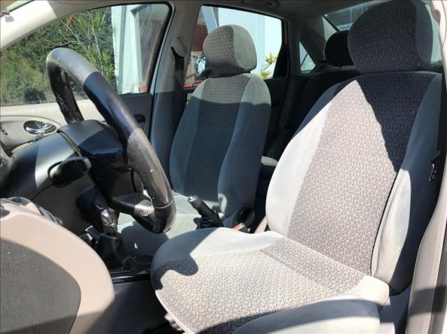 Ford Focus 2.0 Ghia Sedan 16v - Foto 11