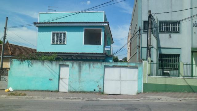 Vendo Sobrado: 3 Quartos - Aceita Carta de Crédito / FGTS