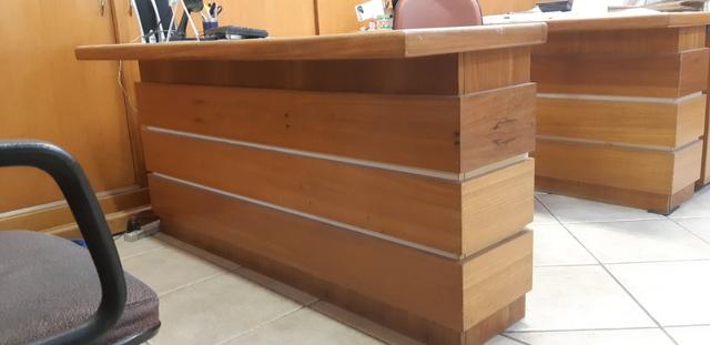 Excelente par de mesas para escritório - Foto 3
