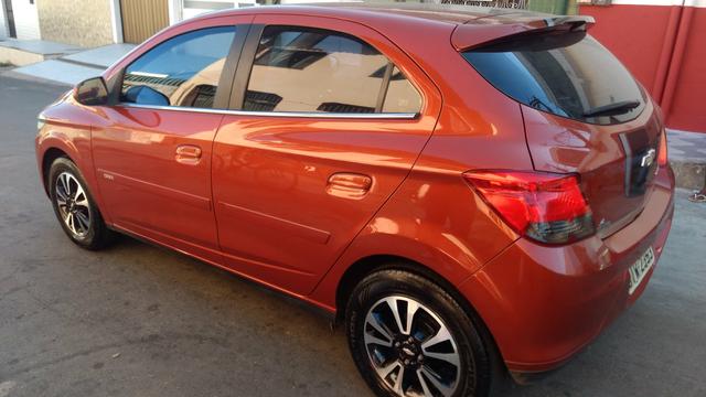Onix LT 1.4 lindo todo custumizado - Foto 3