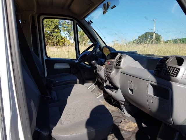 Van Peugeot Boxer 16 Lugares 2014 Aceito Oferta/Troca - Foto 9