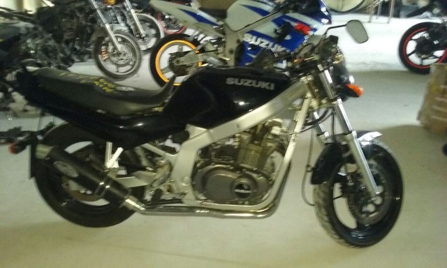 Sucata de moto para retirada de peças Suzuki GS 500 1997/1999