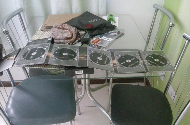 Vendo  as duas Temporadas Game Of Thrones completos pelo preço de uma. - Foto 2