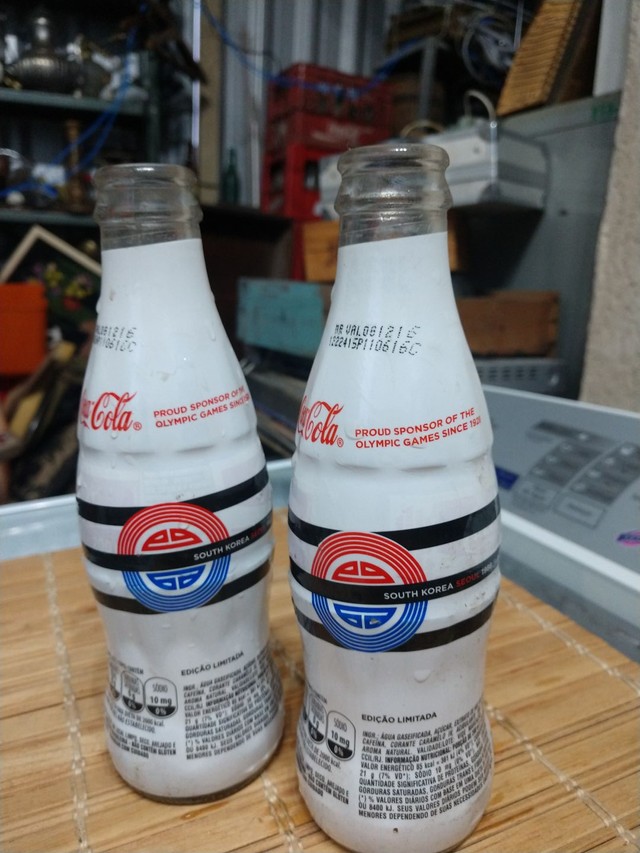 Duas garrafas refrigerante antigas coleção  - Foto 5