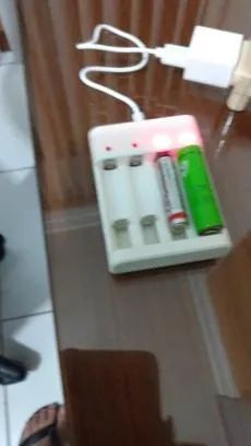 Carregador de baterias e pilhas 1,2v e 1,5v AA e AAA pela Porta Usb-15Reais - Foto 4
