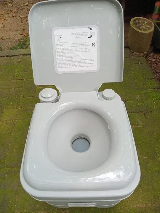Sanitário qúimico Porta Potti novo para camping ou náutica com caixa  - Foto 4