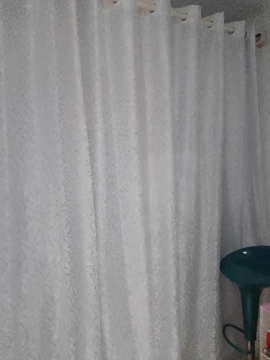 Vendo 1 par de cortina de renda  - Foto 3