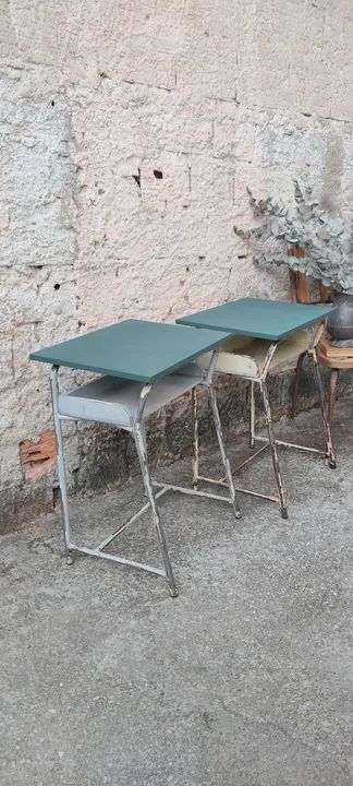 Mesinha de Estudo Vintage - Perfeita para mesinha lateral 