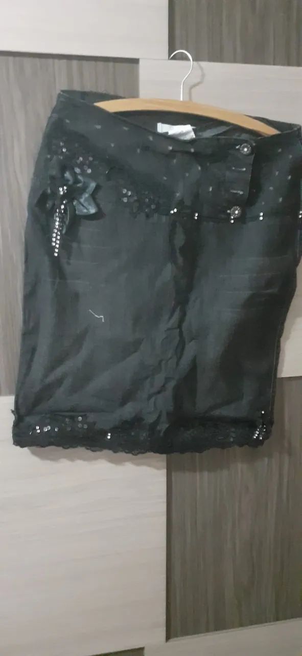 Saia Joyaly Luxo Preta 40 Pouco Usada