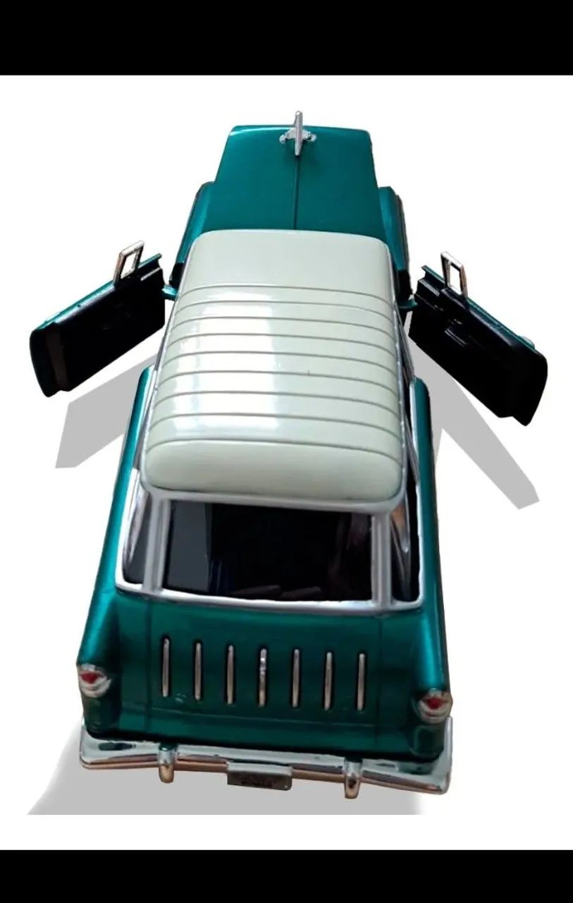 Mini 1955 Chevy Bel Air Nomad. Verde e branco. Motor Max. Escala 1:24.   - Foto 3