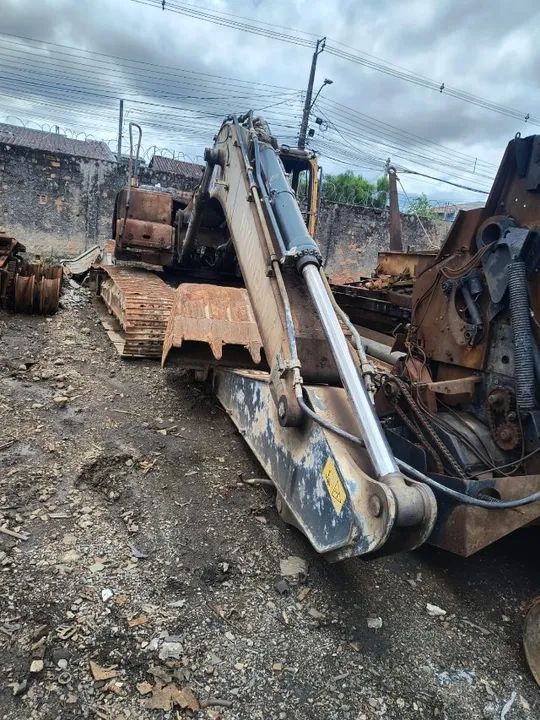 Máquina Escavadeira  Hyundai Robex R220 LC ano 2021 - Foto 5