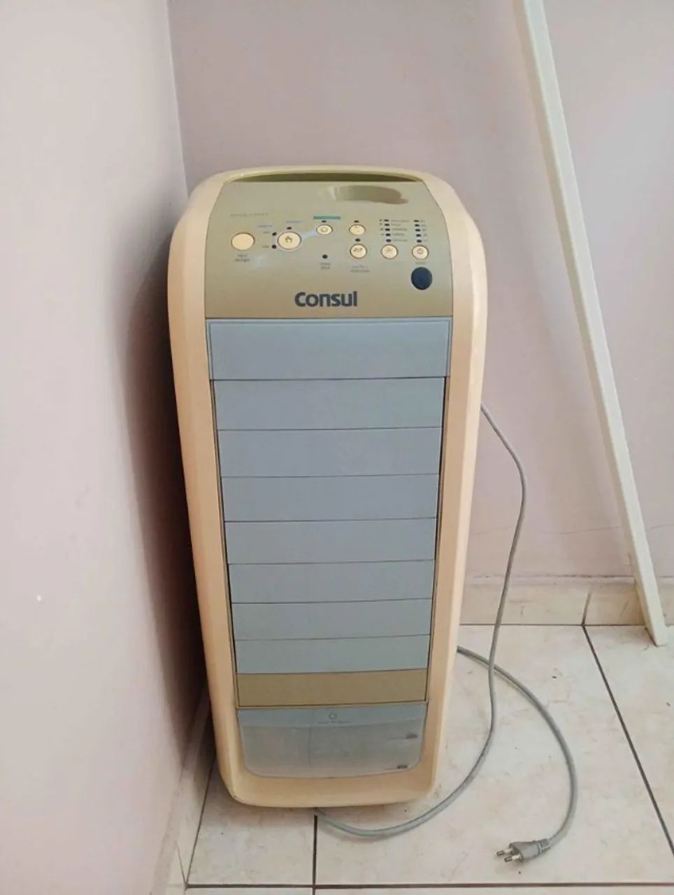 Climatizador c/ rodas Consul em Plástico Bege 69 cm x 28 cm x 30 cm - Foto 4