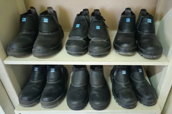 Botina Segurança Elástico Bico cor Preto