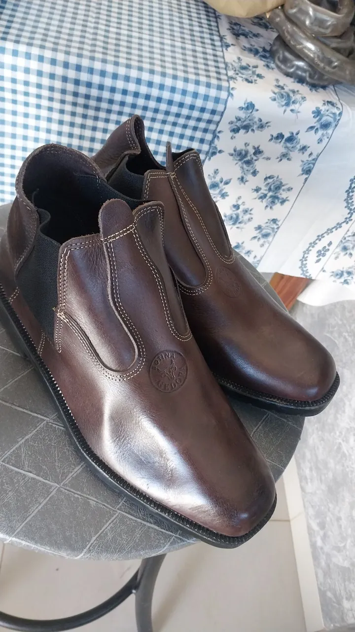 Botas de couro 40