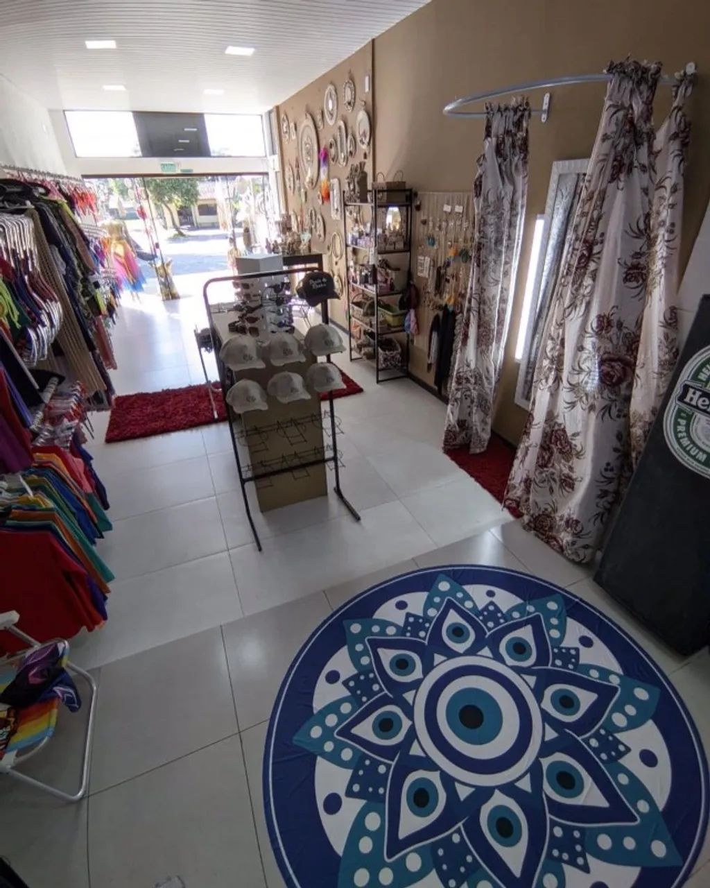 Loja de Moda praia e artesanato na Praia do Rosa