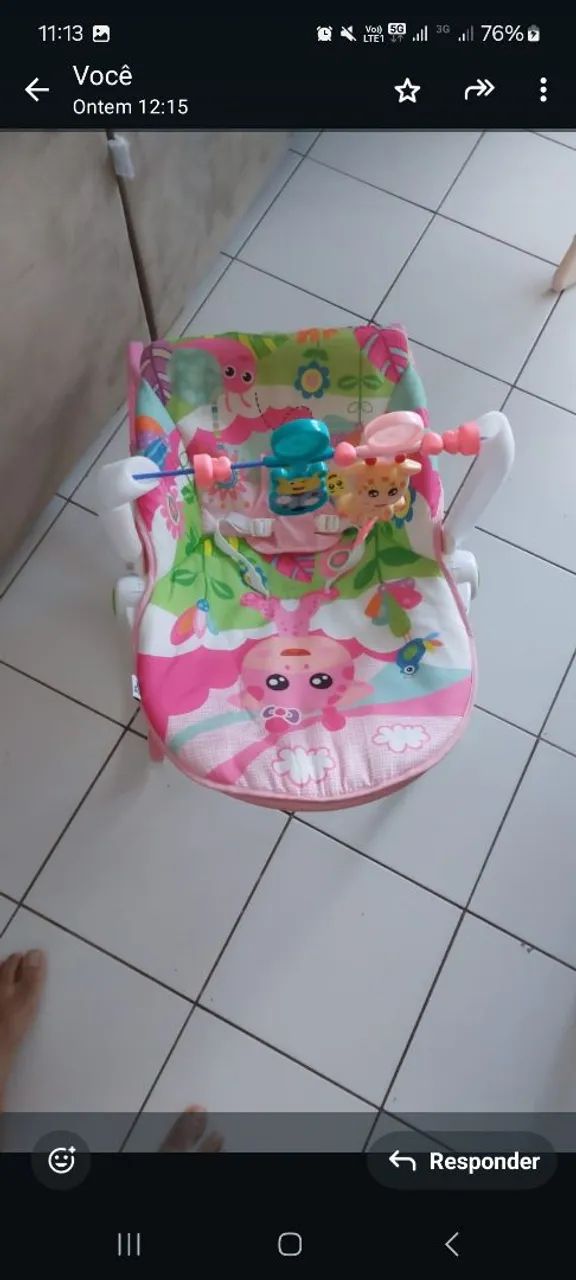 Cadeirinha de balanço para bebê com móbile - Foto 3