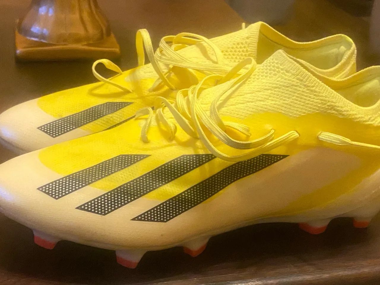 Chuteiras Adidas - Tamanho 40 - Novas - Foto 2
