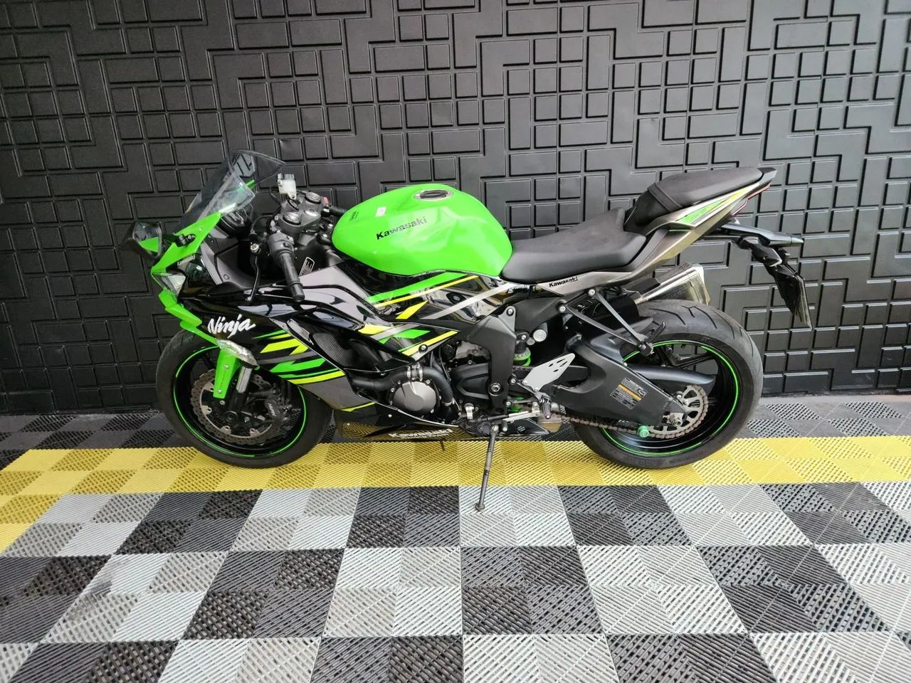 Kawasaki Zx-6r 636cc 2020 - 1402160206 | OLX