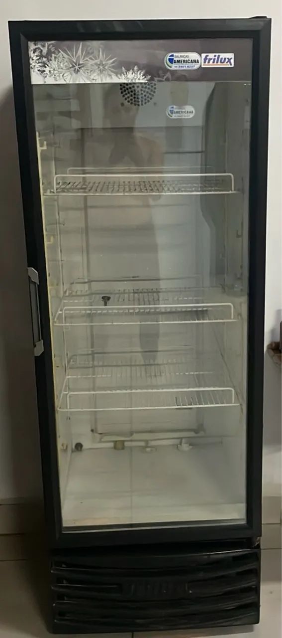 Expositora de bebidas seminova com garantia 220v. Funcionando perfeitamente  - Foto 3