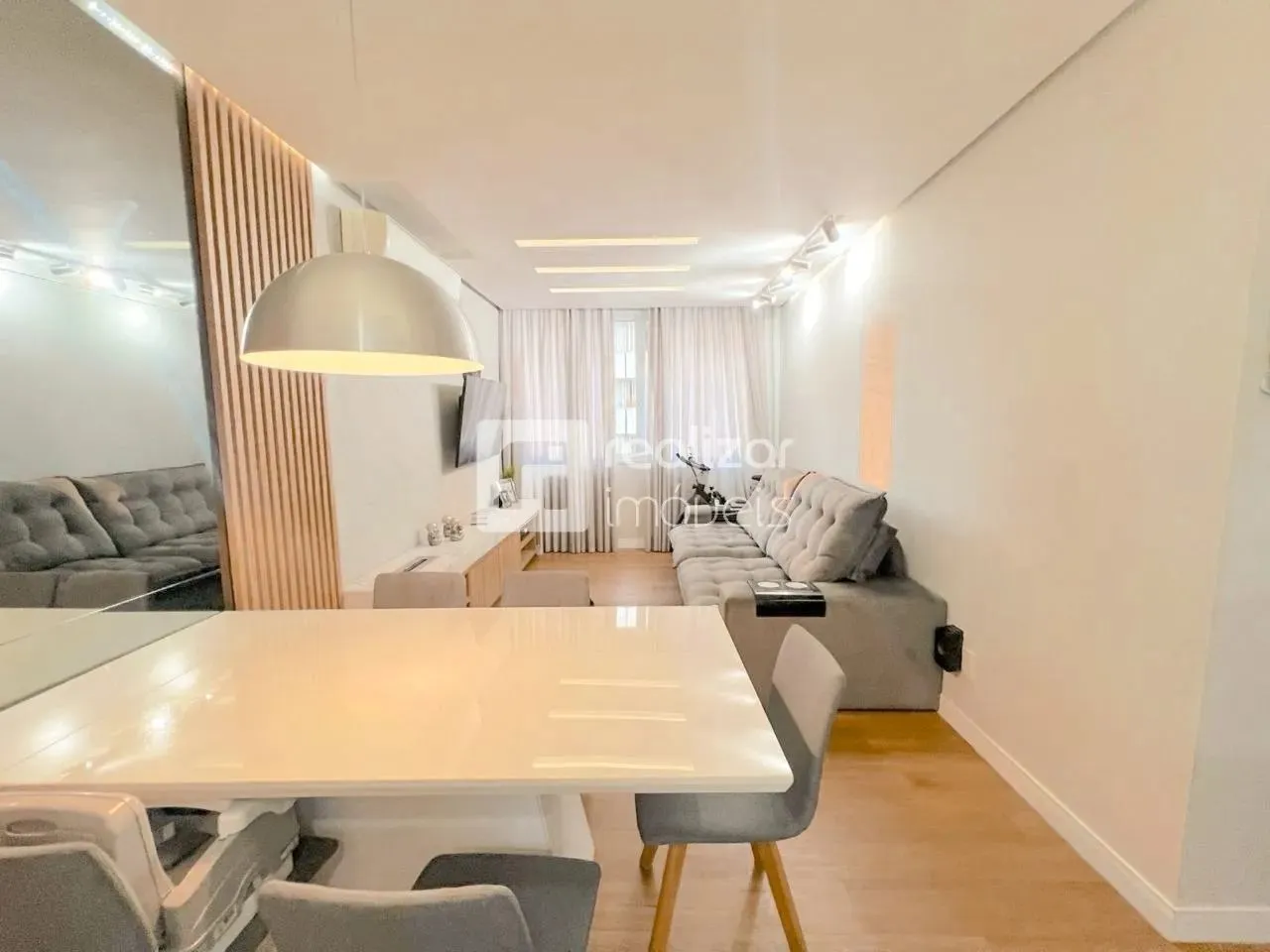 Apartamento 3 quartos, sendo 1 suíte no bairro Centro, Florianópolis