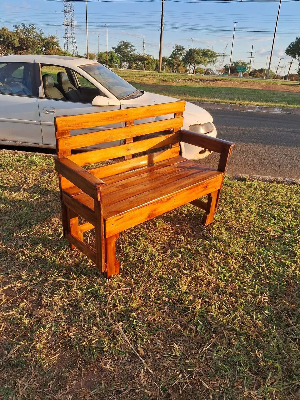 Dating bench made from pallets463757490972282884