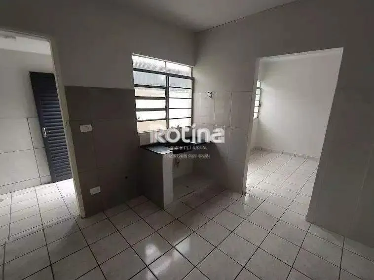 Casa para alugar, 2 quartos, Umuarama - Uberlândia/MG - Rotina Imobiliária