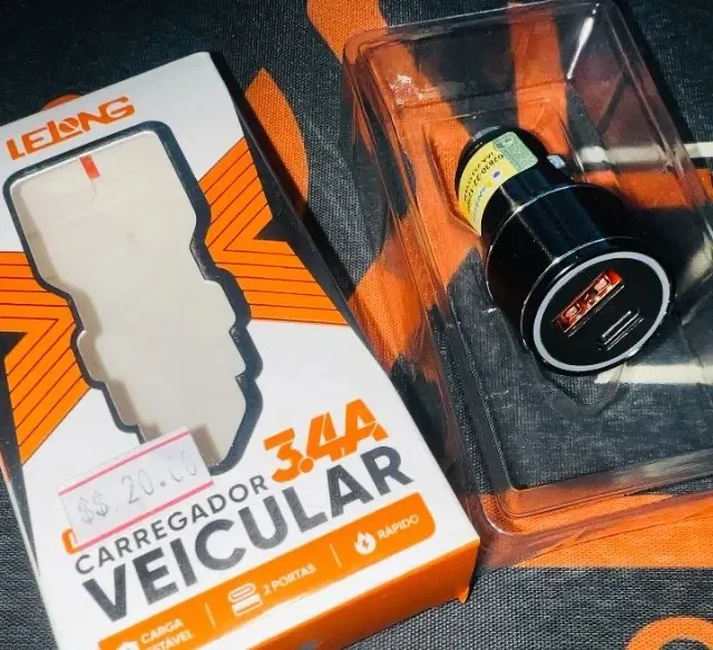 Fonte Carregador Veicular P/ Celular - USB e USB-C