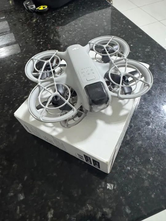DJI NEO
