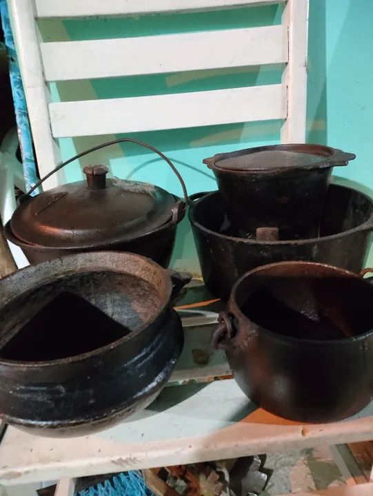 Conjunto de Panelas de Ferro Fundido Antigo - Foto 2