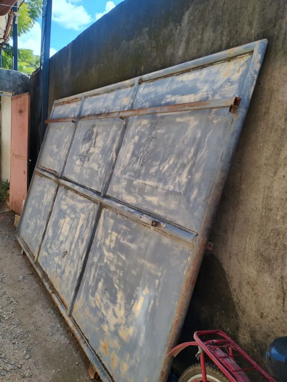 Portão de aço usado e janela