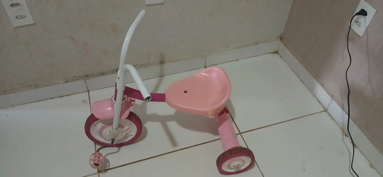 Tricycle rosa para menina