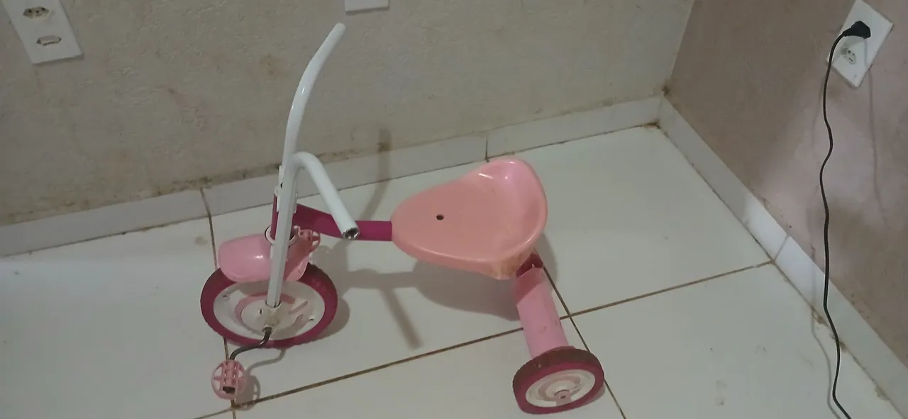 Tricycle rosa para menina
