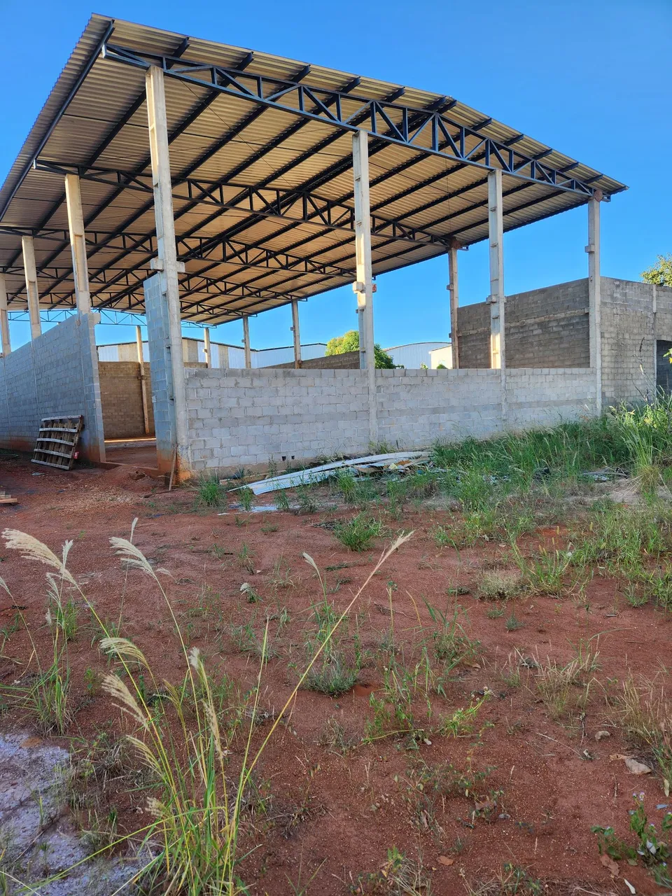Vende-se galpão industrial e comercial