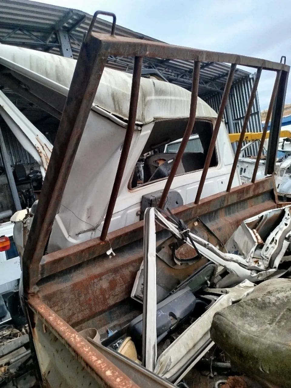 Carroceria de Ferro Caminhão 3/4 3,7m x 2,1m - Foto 3