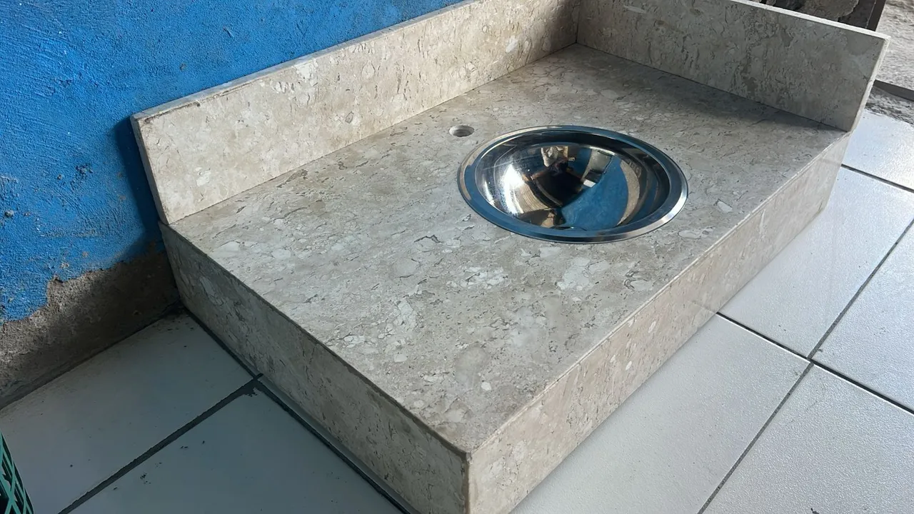 Pia de banheiro bege Bahia