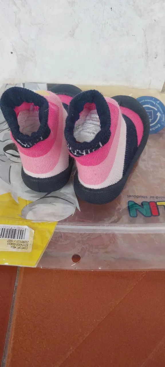 Sapatilha Klin com design de coração - Foto 2