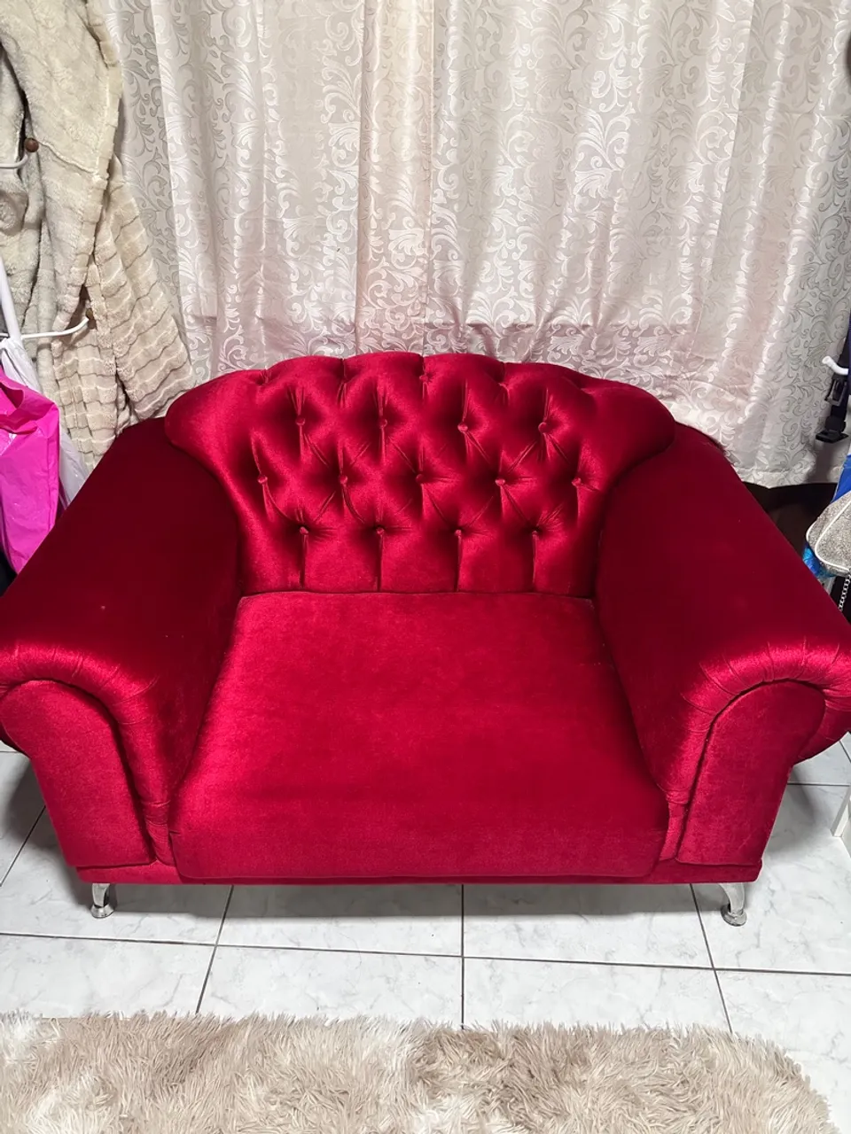 Sofá luxo vermelho