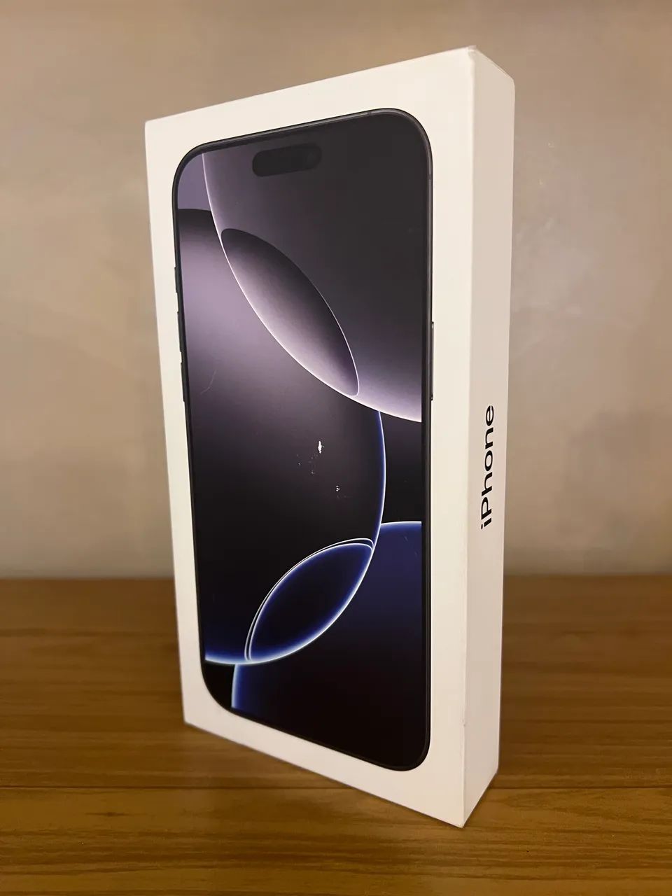 iPhone 16 Pro Max 256gb - LACRADO - Celulares e Smartphones