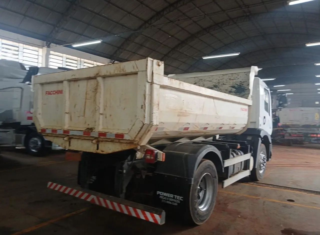 VW 17.190 ano 2023, Toco, com caçamba de 5 ?, no PR - Foto 3