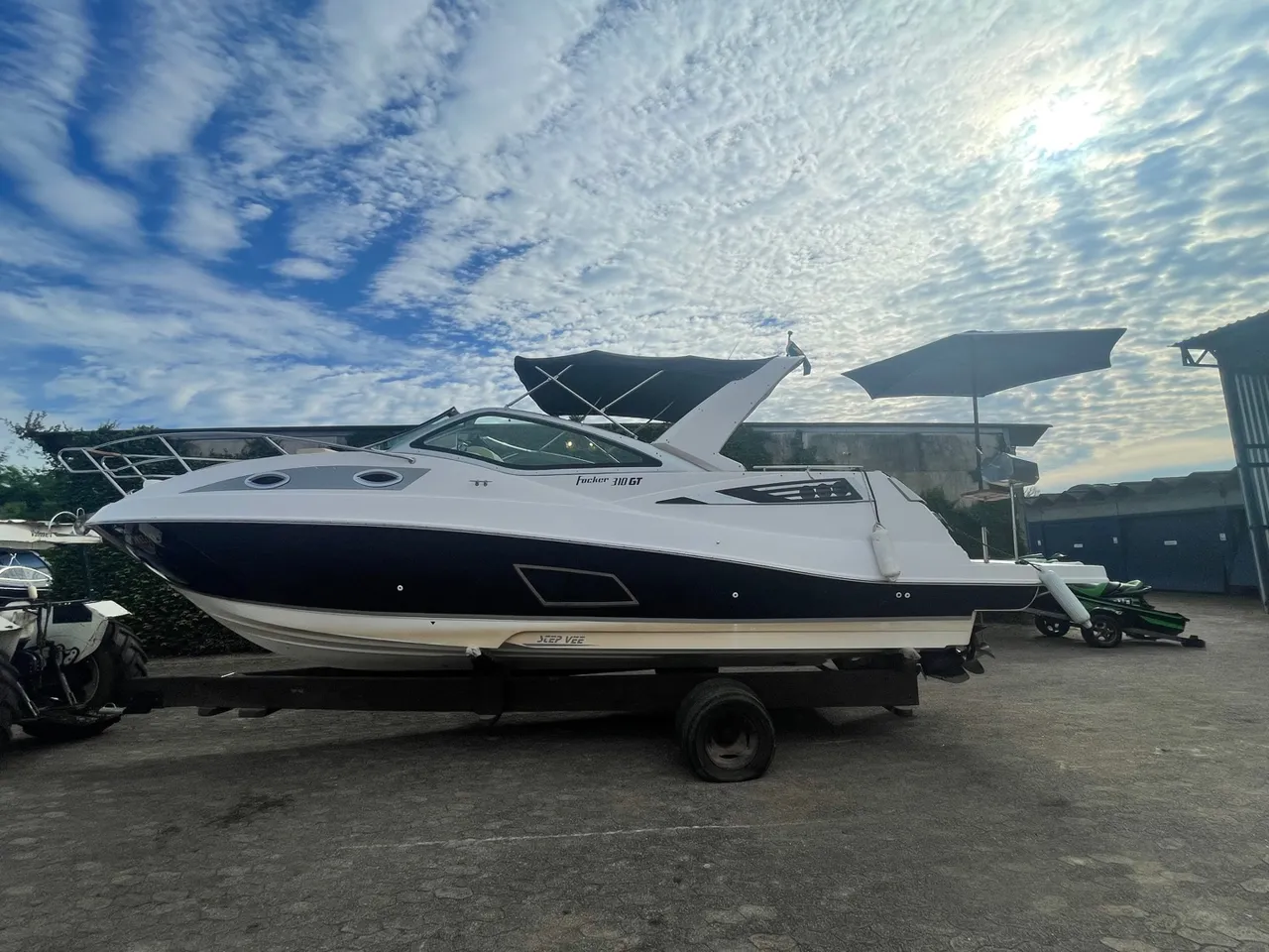 Focker 310 GT 2010 com dois motores diesel