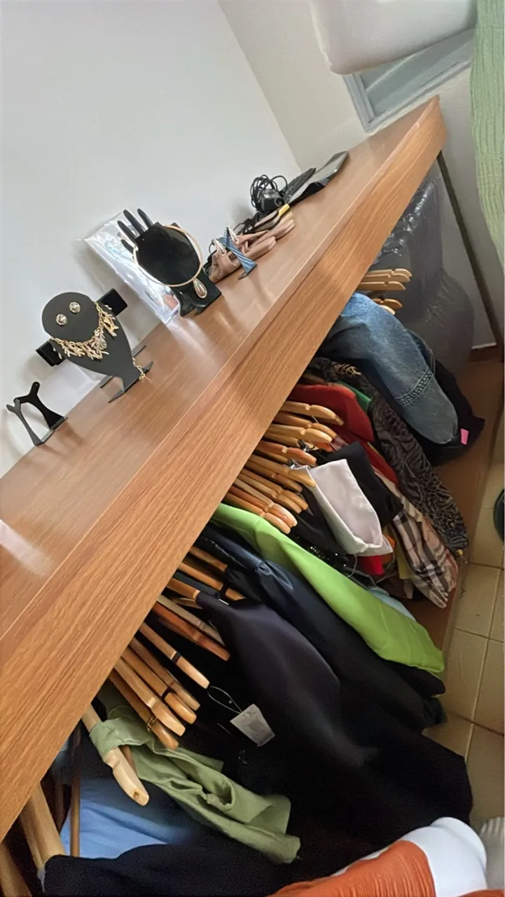 Loja de roupa feminina completa