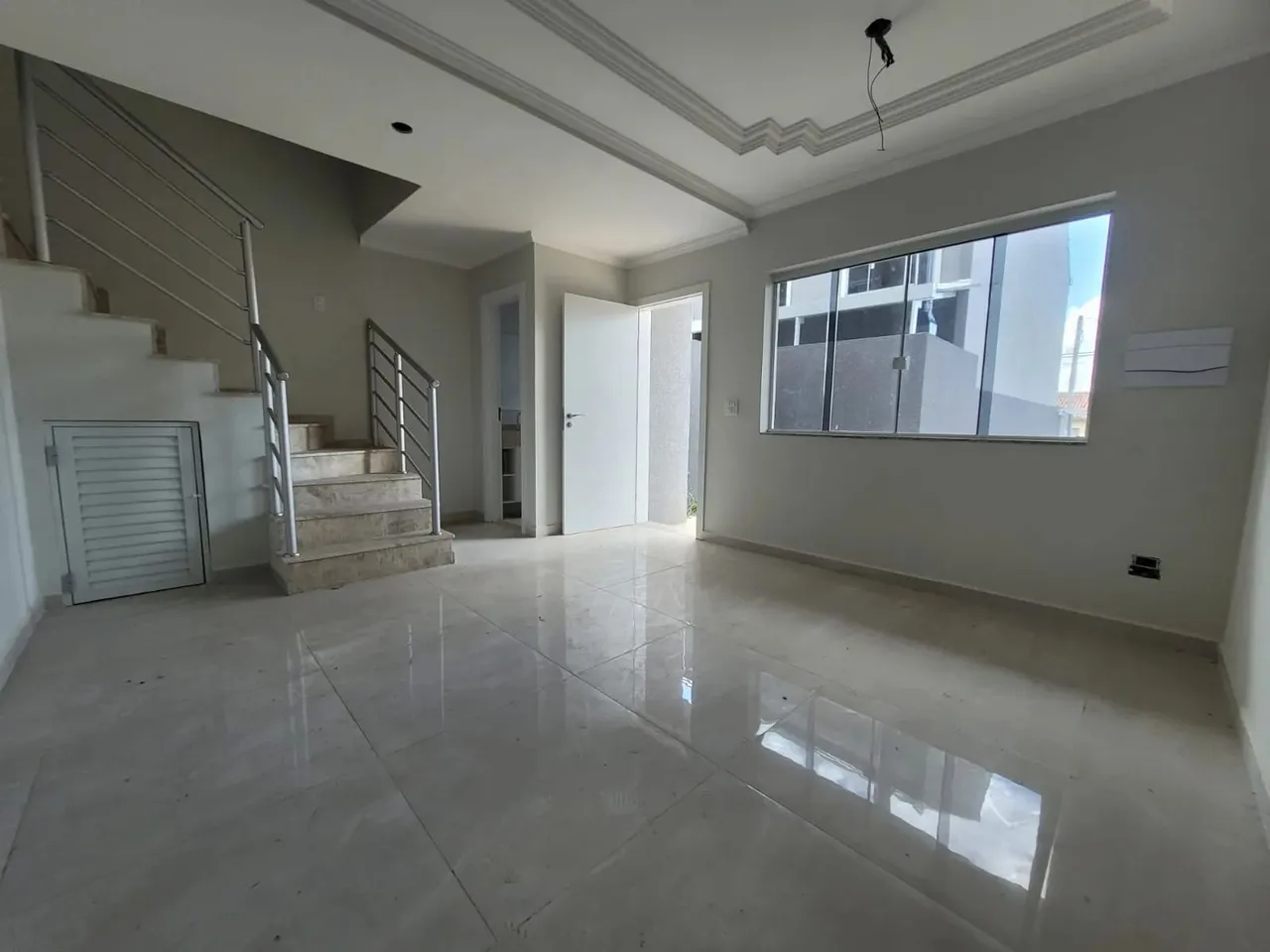 SOBRADO com 3 dormitórios à venda com 117.82m² por R$ 680.000,00 no bairro Fazendinha - CU