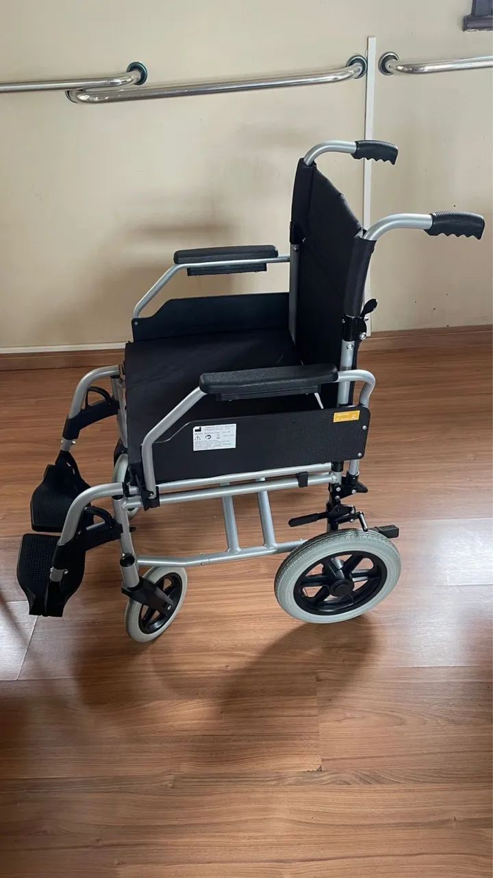 Cadeira de rodas práxis modelo barcelona - Foto 5