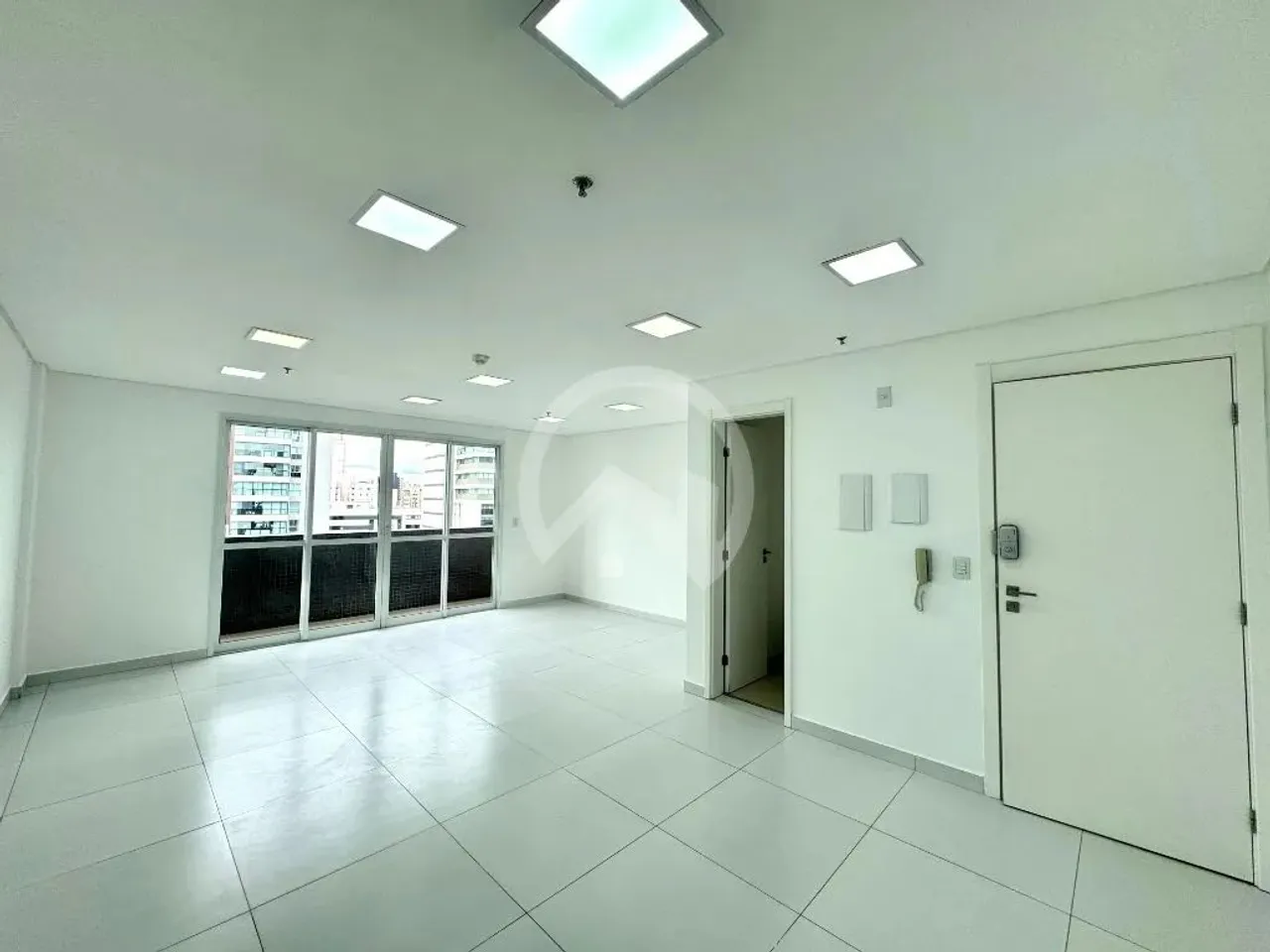Sala comercial para alugar no ED. INSPIRA BUSSINES, Curitiba.