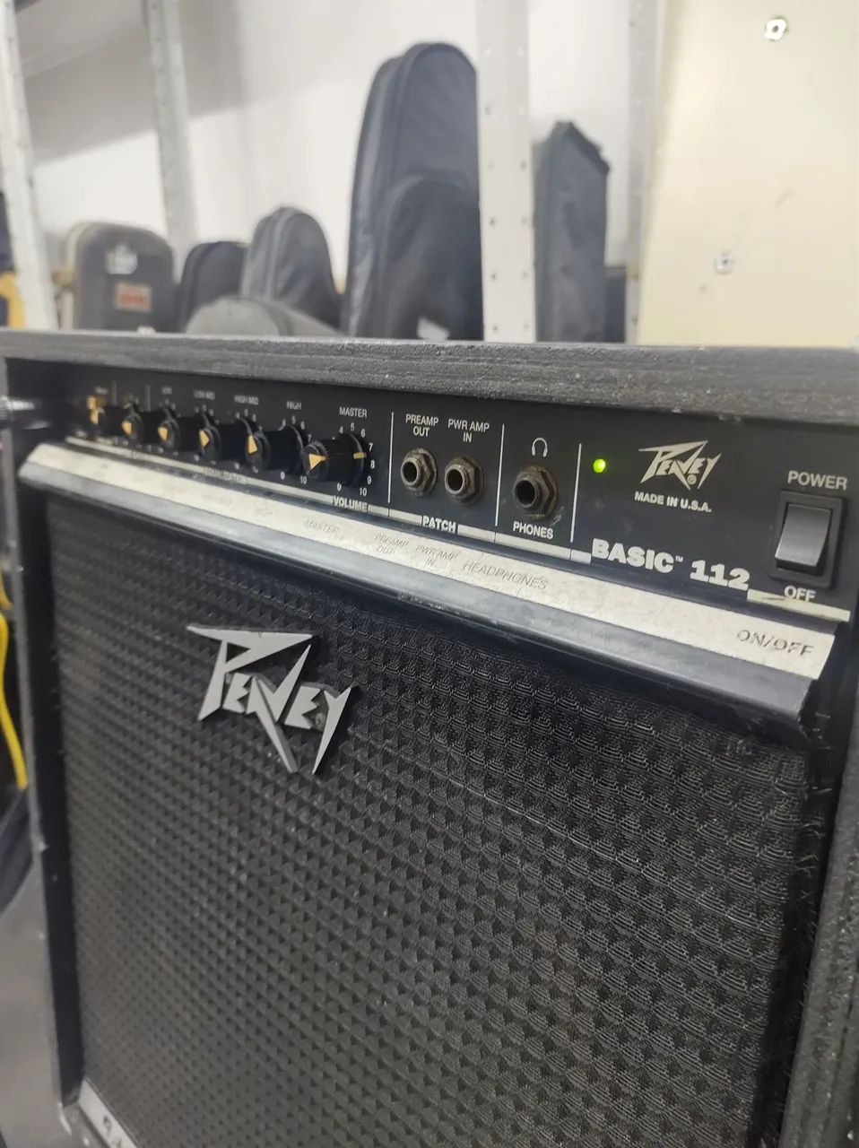 Amplificador peavey Basic 11265624292158595121