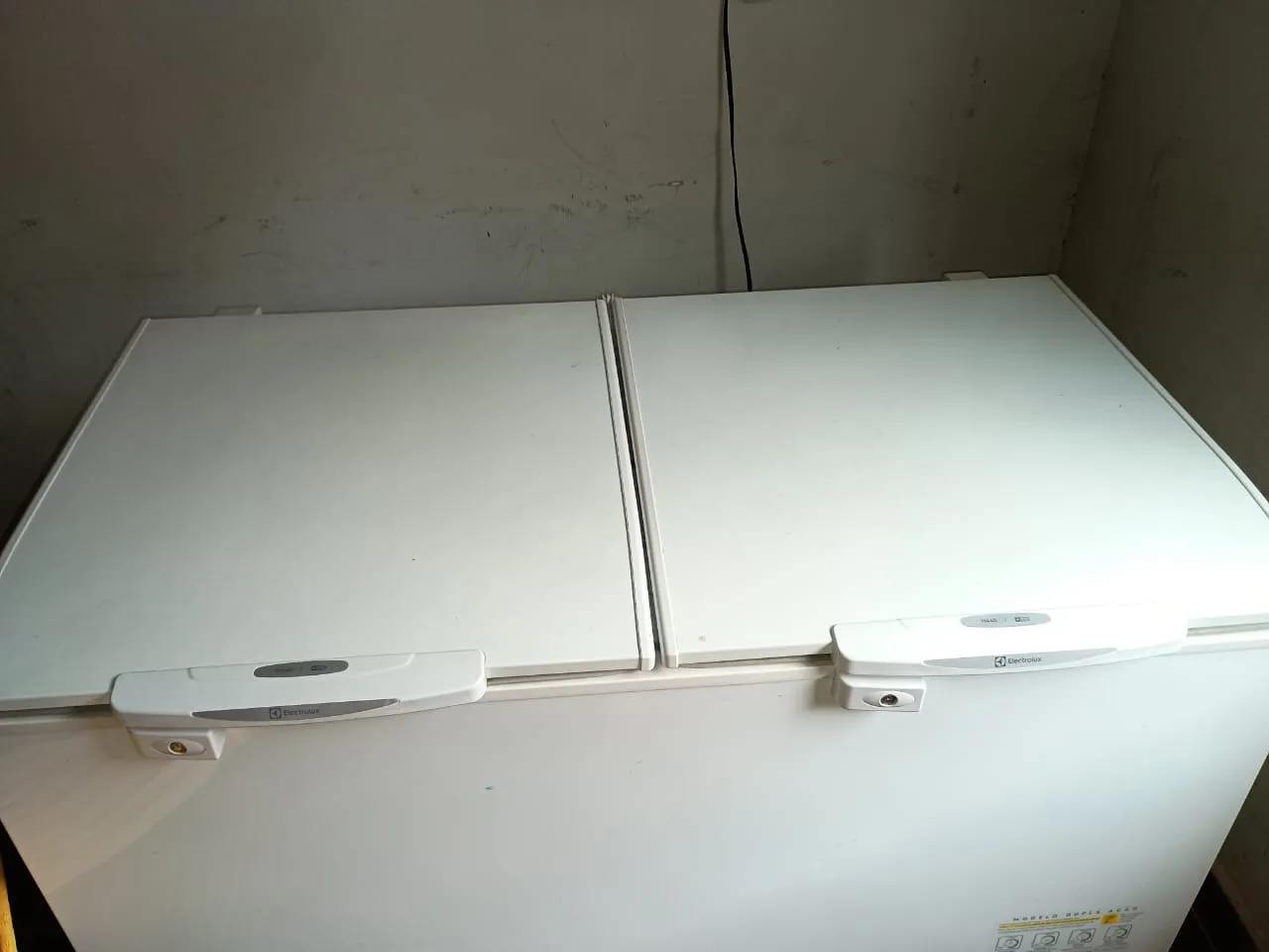 Freezer em bom estado e funcionamento