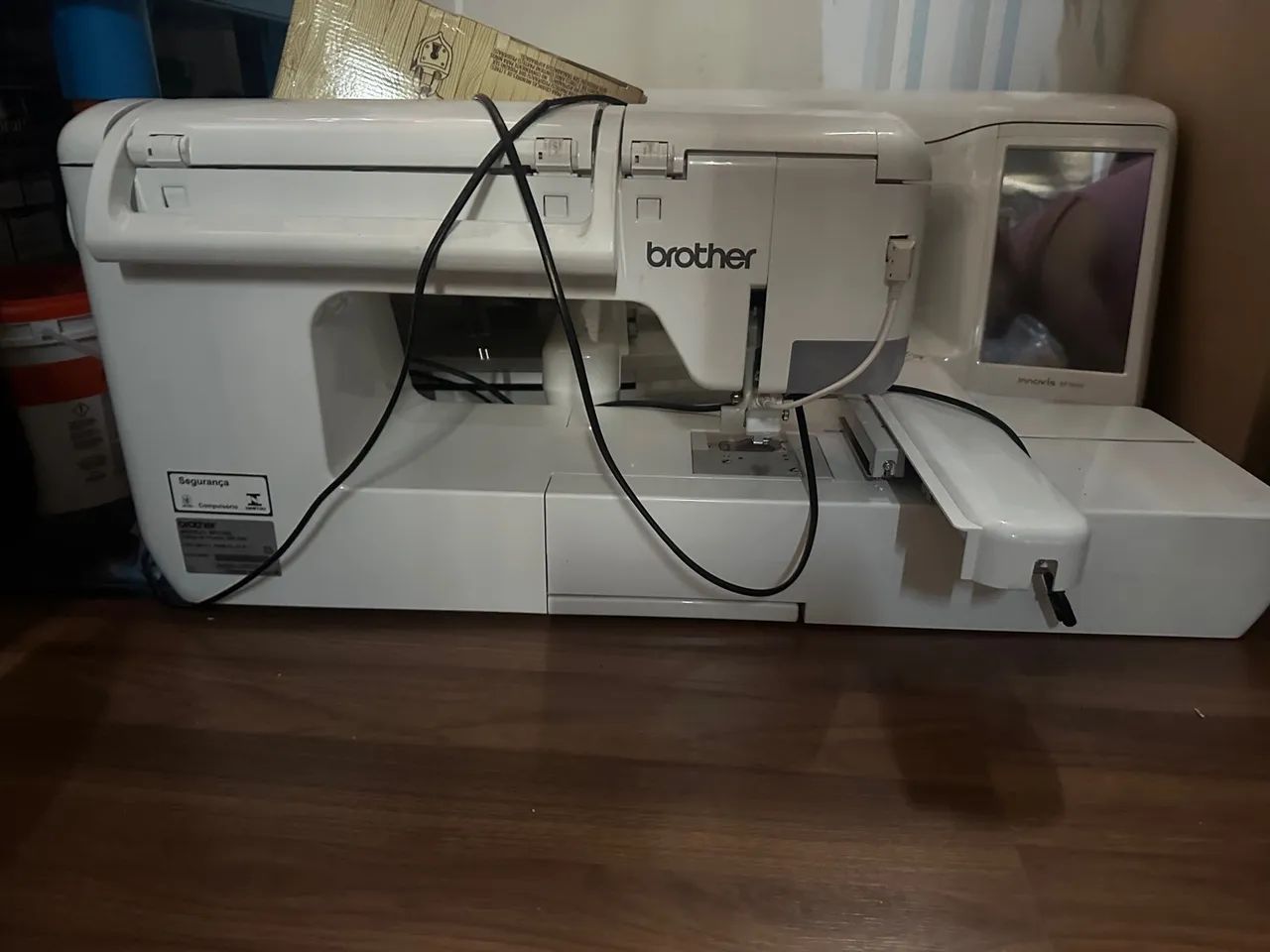Máquina de Costura Brother Innovis